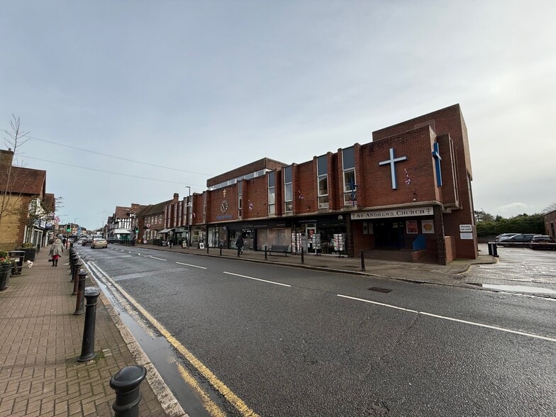 12-15 Packhorse Rd, Gerrards Cross to rent - Building Photo - Image 3 of 12