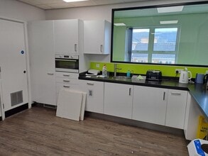 Rutherford Clos, Stevenage to rent Interior Photo- Image 2 of 7