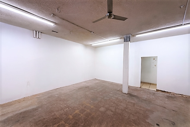 10821-10859 Oxnard St, North Hollywood, CA to rent Interior Photo- Image 1 of 4