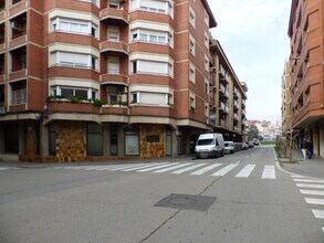 Retail in Manresa, Barcelona to rent Construction Photo- Image 2 of 13