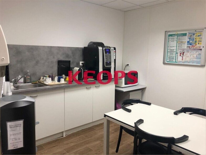1202 Avenue L'Occitane, Labège to rent - Building Photo - Image 2 of 13