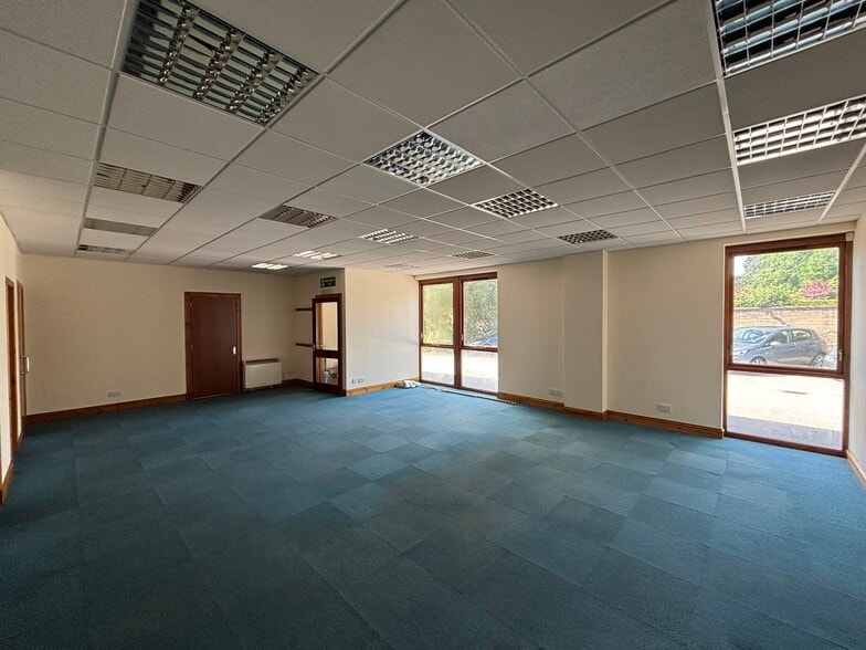 4 St. James's Pl, Inverurie to rent - Building Photo - Image 2 of 3