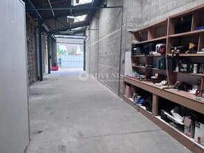 Industrial in Colombes for sale Interior Photo- Image 2 of 4