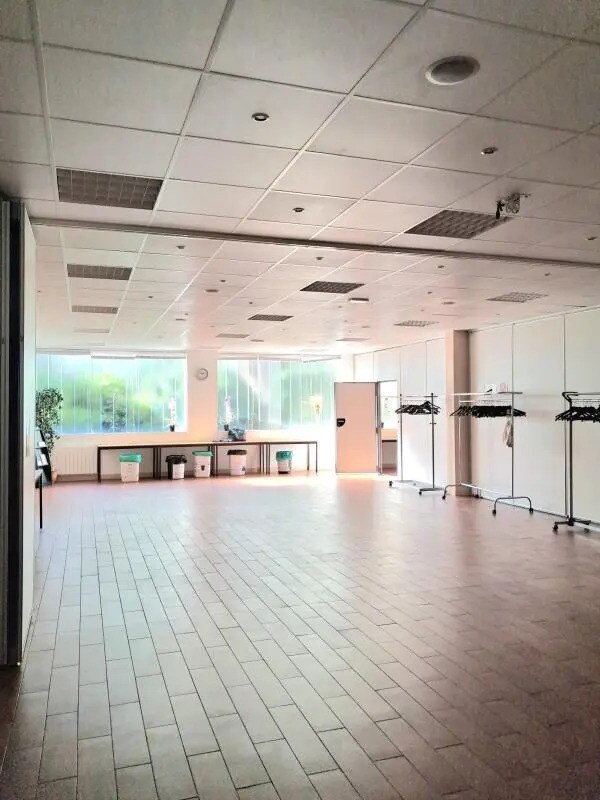 Location Commerce 500 m² - Photo 1
