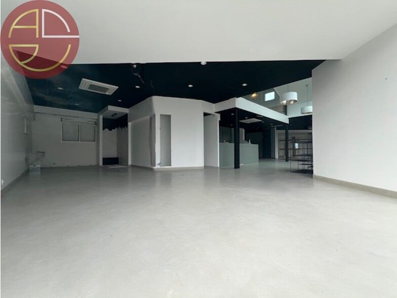 Retail in Toulouse for sale - Interior Photo - Image 1 of 4