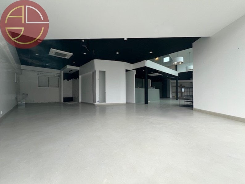 Retail in Toulouse for sale Interior Photo- Image 1 of 5