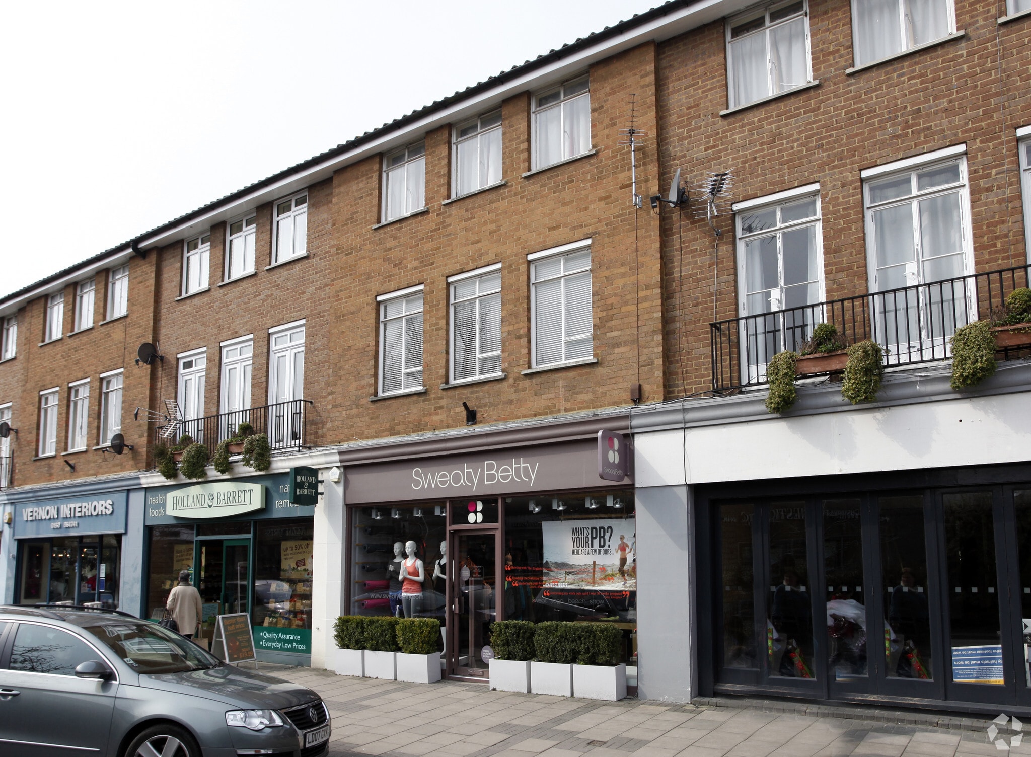 37 Oakdene Para, Cobham for sale Primary Photo- Image 1 of 5