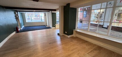 1-9 High St, Fordingbridge to rent Interior Photo- Image 1 of 3