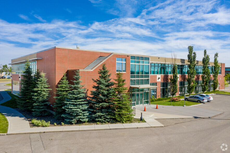 4000 4th St SE, Calgary, AB for rent - Building Photo - Image 1 of 7