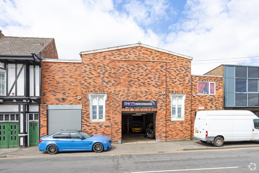 3 Dansom Lane South, Hull to rent - Primary Photo - Image 1 of 2