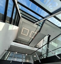 Emperor Way, Exeter to rent Interior Photo- Image 2 of 3