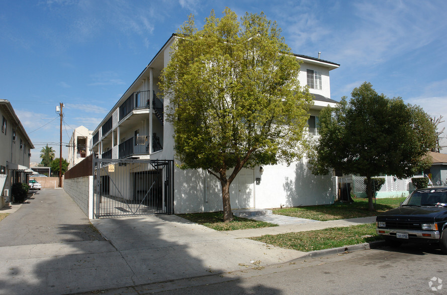 14121 Friar St, Van Nuys, CA for sale - Primary Photo - Image 1 of 1