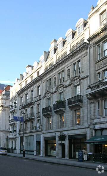 18-19 Pall Mall, London to rent - Building Photo - Image 2 of 14