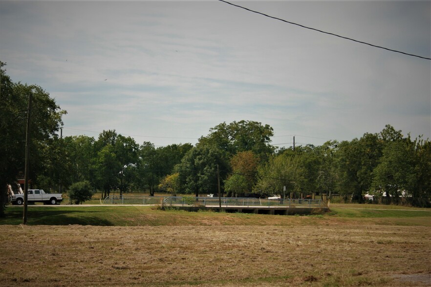 5815 Highway 36, Wallis, TX for sale - Building Photo - Image 3 of 5