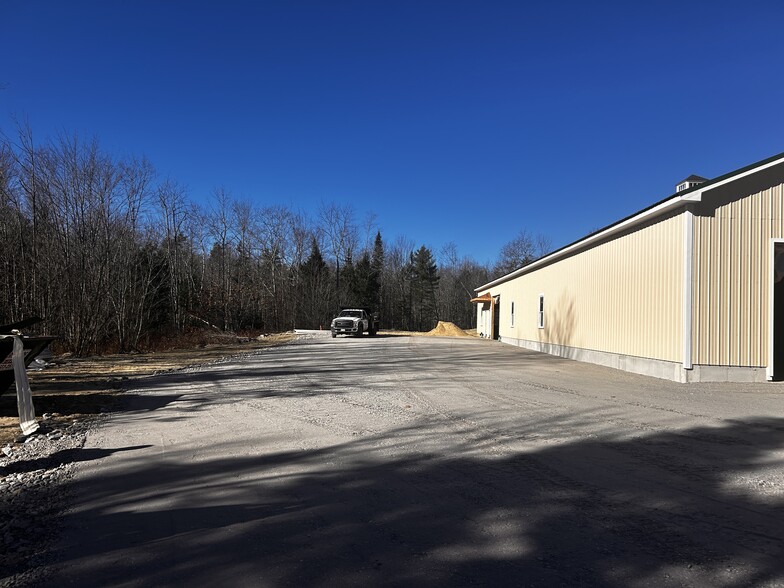 112 Pond Rd, Bowdoinham, ME for rent - Building Photo - Image 3 of 7