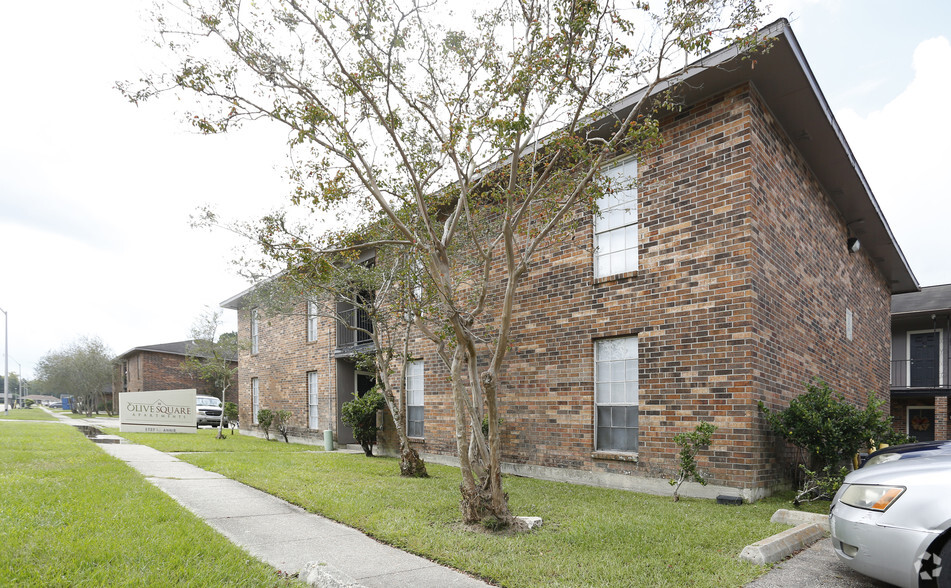 1737 La Annie Dr, Baton Rouge, LA for sale - Primary Photo - Image 1 of 54