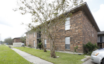 1737 La Annie Dr, Baton Rouge, LA for sale Primary Photo- Image 1 of 55