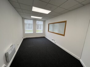 Smithfield, Pity Me for rent Interior Photo- Image 2 of 4