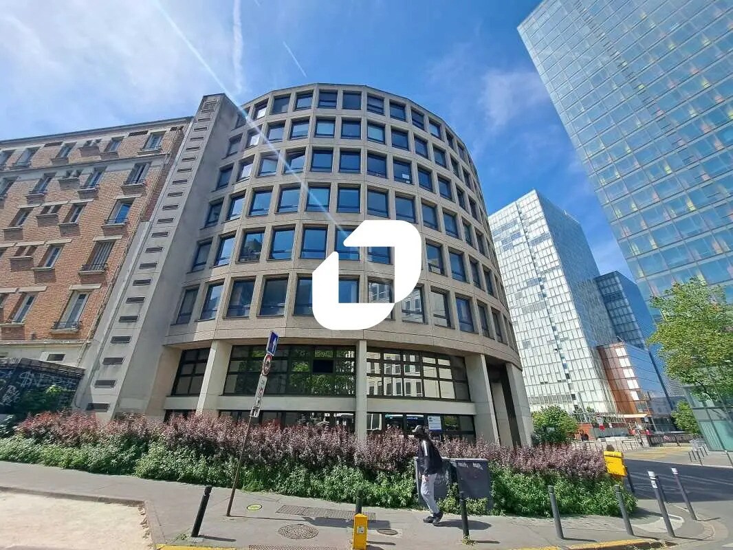 Office in Montreuil to rent Building Photo- Image 1 of 9