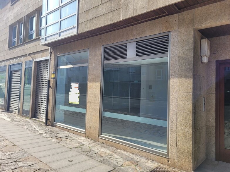Rúa Do Valiño, 6, Santiago de Compostela, La Coruna to rent - Building Photo - Image 3 of 12