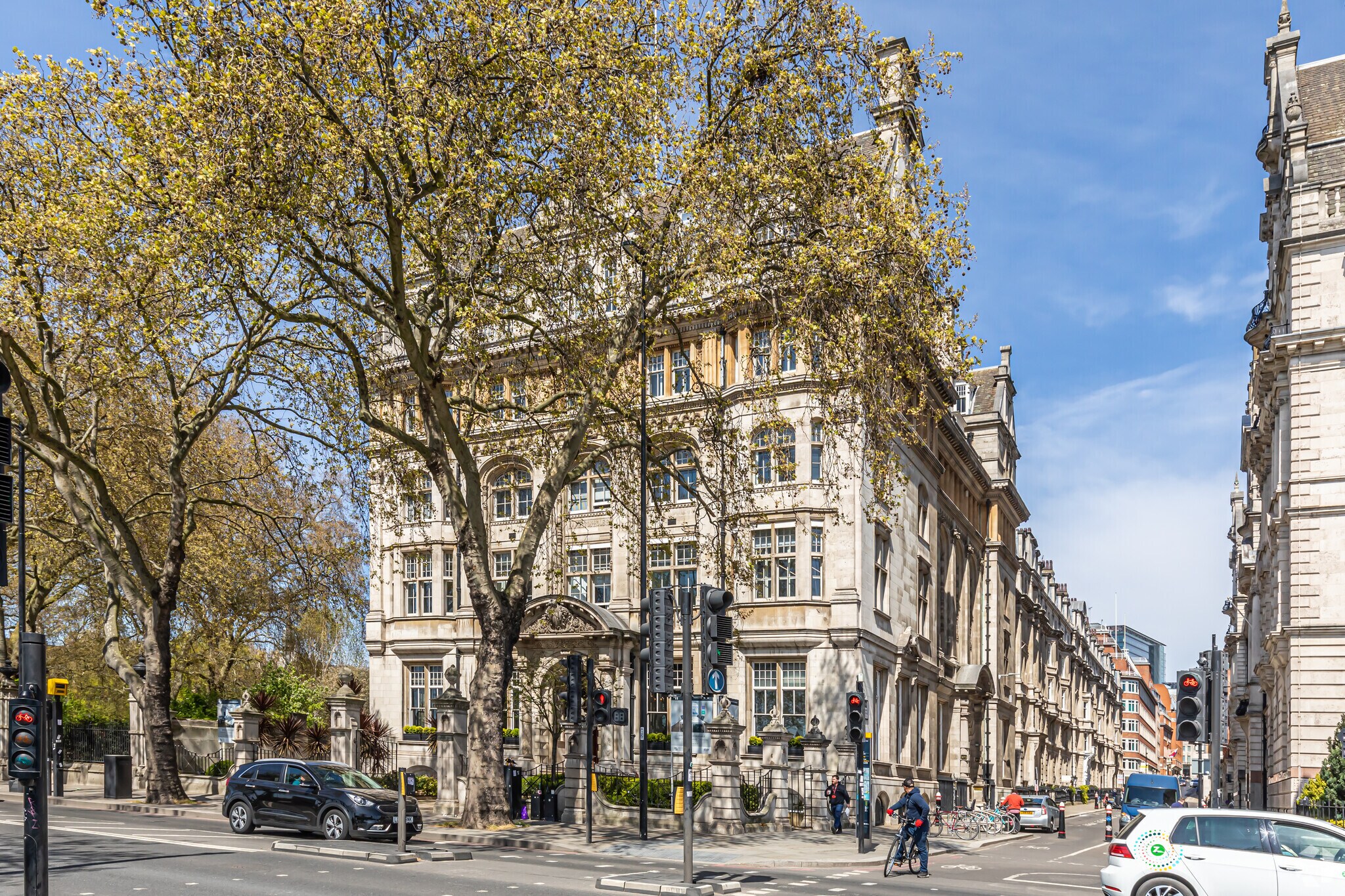 1 Temple Ave, London to rent Primary Photo- Image 1 of 6