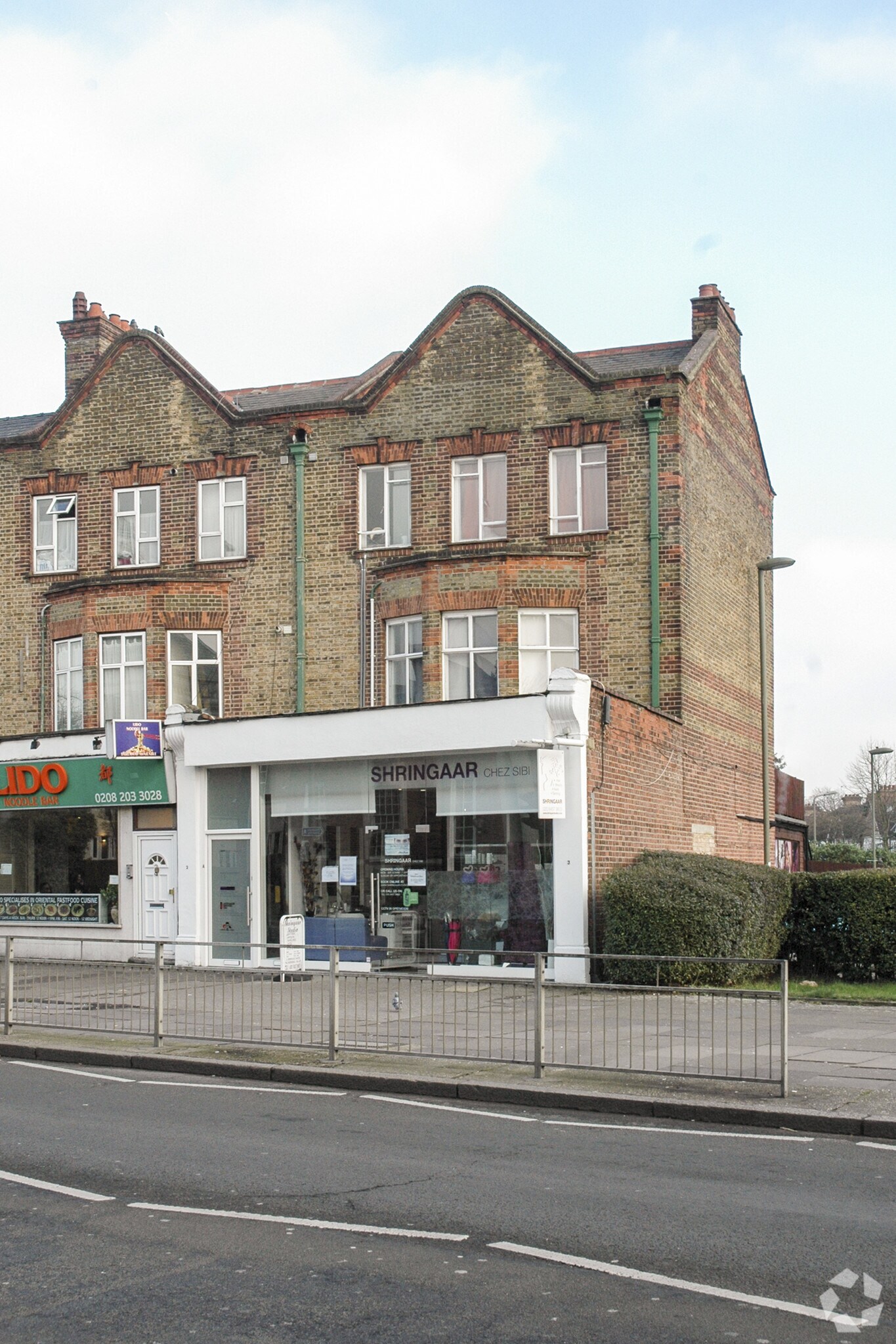 3-3A Burroughs Para, London for sale Primary Photo- Image 1 of 4