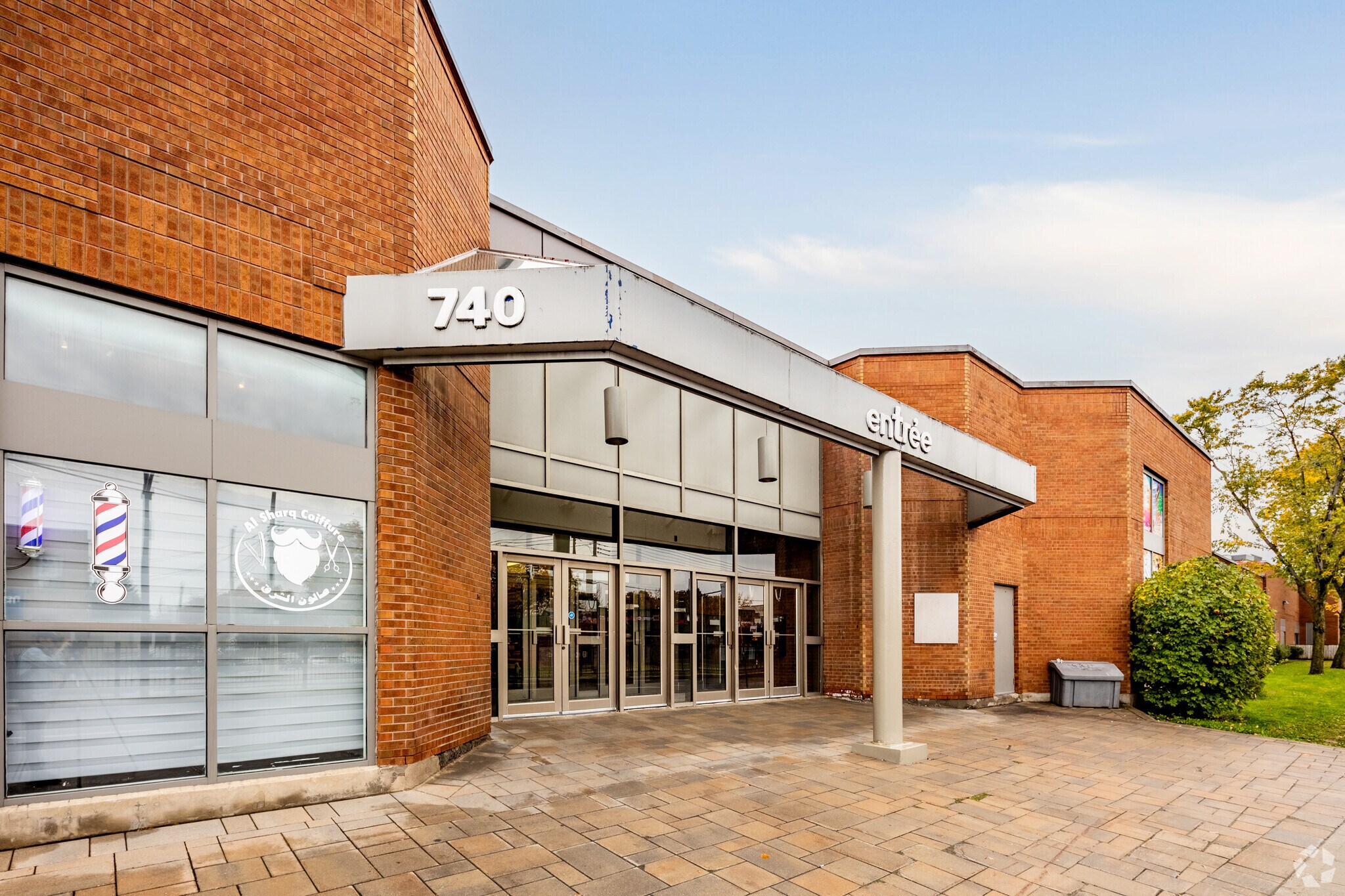 740 Boul de la Côte-Vertu, Montréal, QC to rent Building Photo- Image 1 of 23