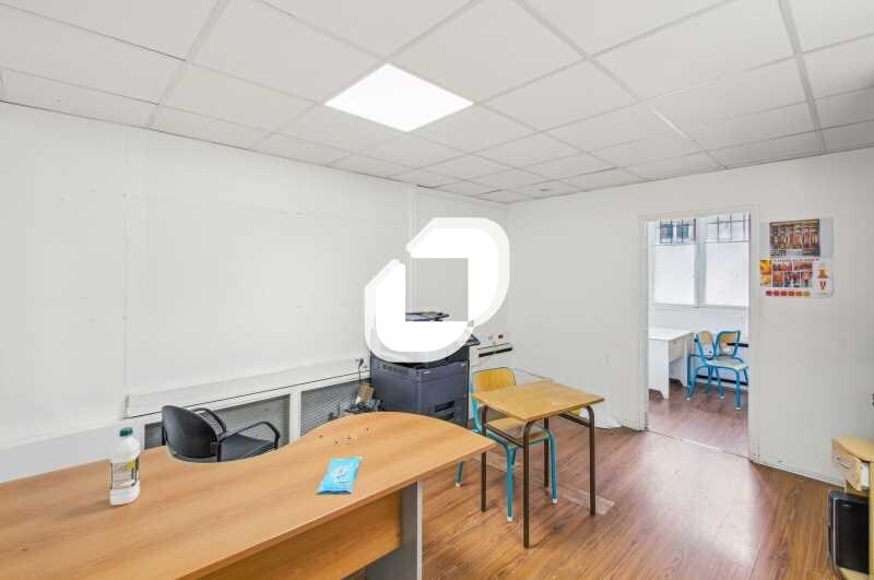 Office in Paris for sale - Interior Photo - Image 3 of 20