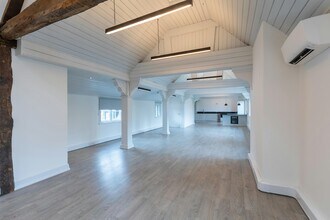 21-25 Hart St, Henley On Thames to rent Interior Photo- Image 2 of 6