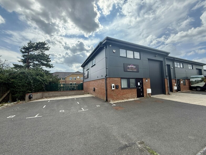 165 Christchurch Rd, Ringwood to rent - Building Photo - Image 3 of 11