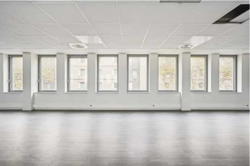 Office in Clichy to rent - Interior Photo - Image 3 of 7