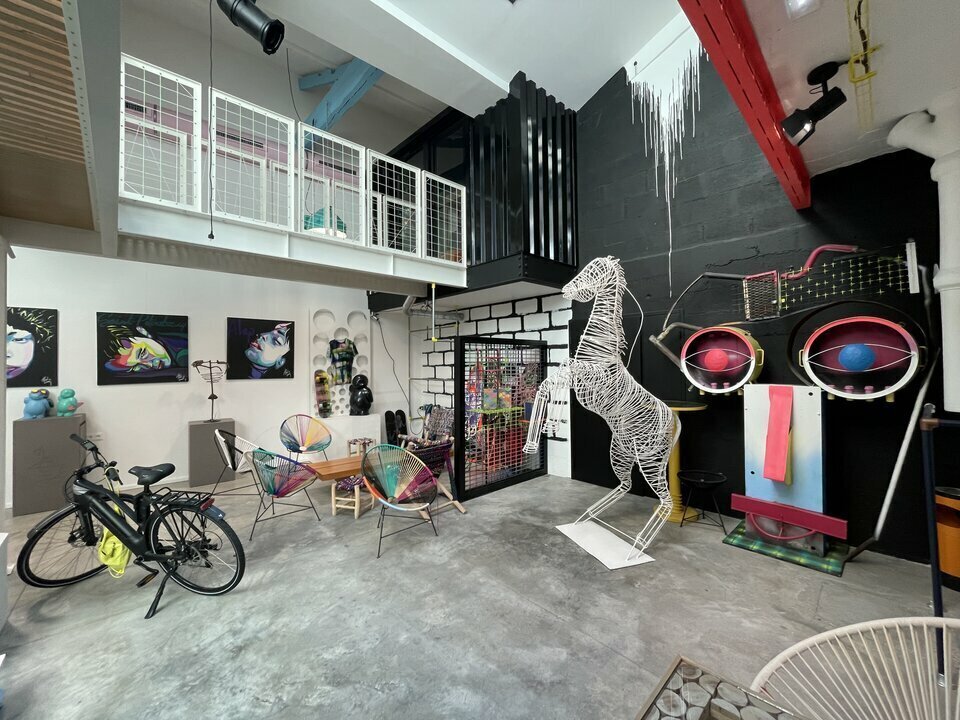 Office in Lyon for sale Building Photo- Image 1 of 8