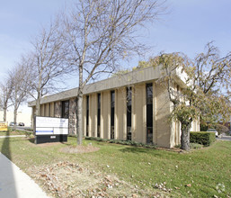 800 N Crooks Rd, Clawson, MI for sale Primary Photo- Image 1 of 1