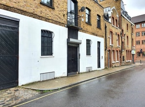 8 Vine Yard, London to rent Building Photo- Image 2 of 6