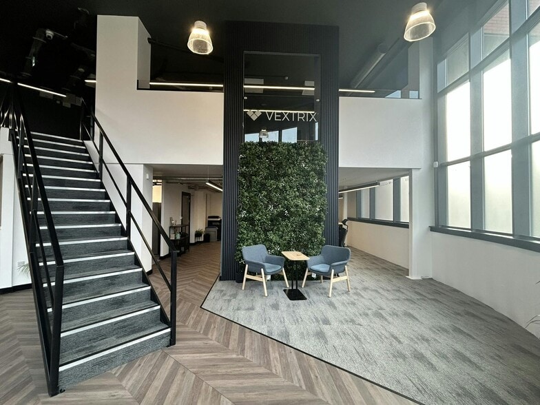 5 Blantyre St, Manchester for sale - Interior Photo - Image 1 of 10