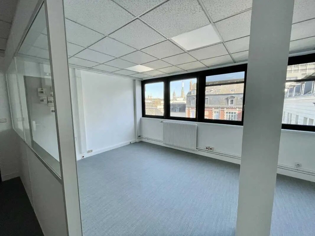 Office in Rouen to rent Building Photo- Image 1 of 18