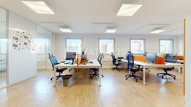 6 Place Charles Hernu, Villeurbanne to rent Building Photo- Image 2 of 10