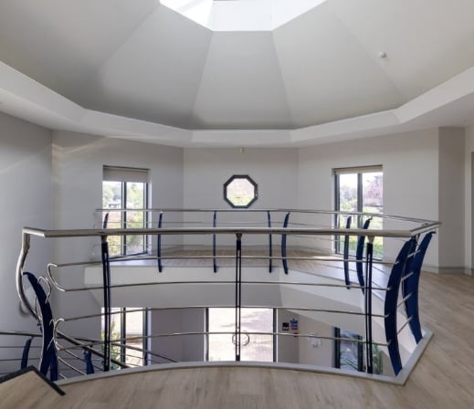 Hurst Rd, East Molesey to rent Interior Photo- Image 1 of 16