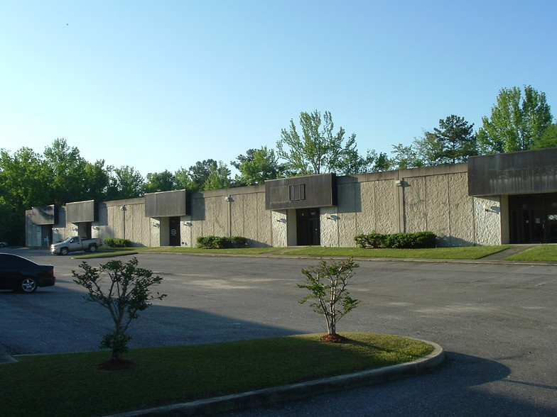 1125 N Corporate Dr, Mobile, AL for rent - Building Photo - Image 1 of 5