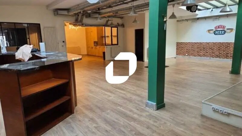 Office in Levallois-Perret to rent - Building Photo - Image 2 of 10