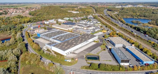 Vente Entrepôt 1 550 m² à 17 642 m²