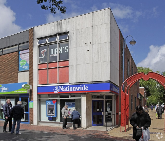 71 Church St, Bilston to rent - Primary Photo - Image 1 of 2