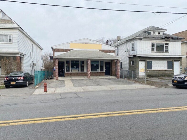 1677 Van Vranken Ave, Schenectady 12308 UK