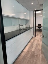 153 Wandsworth Rd, London to rent Interior Photo- Image 2 of 6