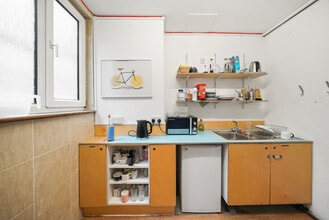 3-9 Creekside, London to rent Interior Photo- Image 2 of 8