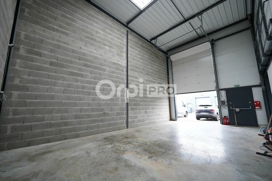 662 Rue Des Jonchères, Genay to rent - Interior Photo - Image 3 of 9
