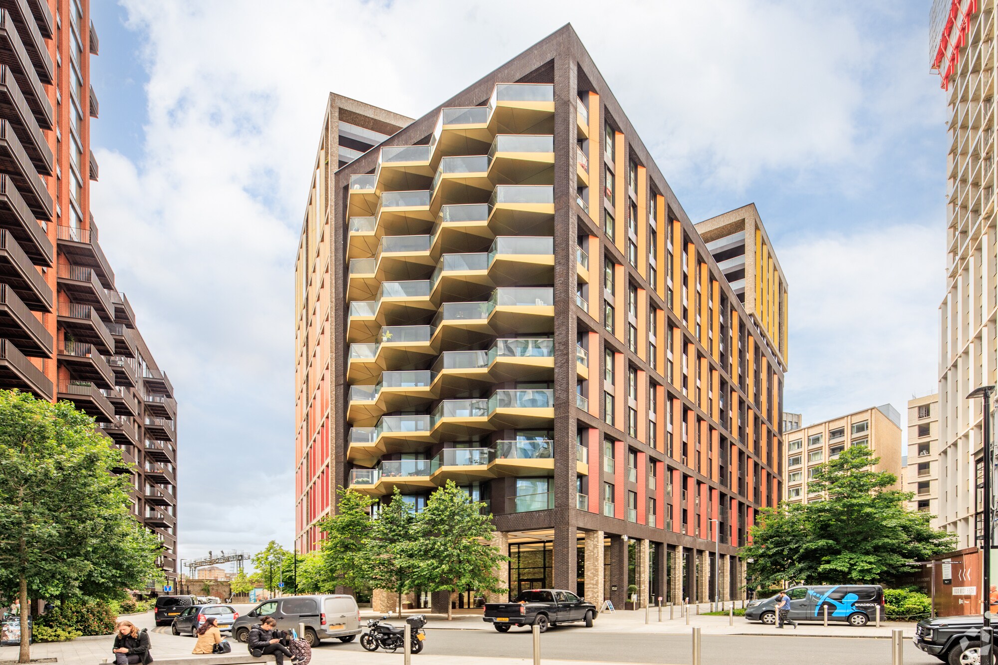 6-12 Charles Clowes Walk, London to rent Primary Photo- Image 1 of 3