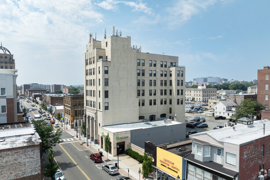 239-241 Main St, Hackensack, NJ for rent - Building Photo - Image 2 of 11