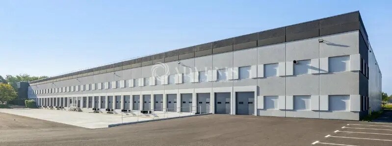 Industrial in Lisses to rent Building Photo- Image 1 of 8