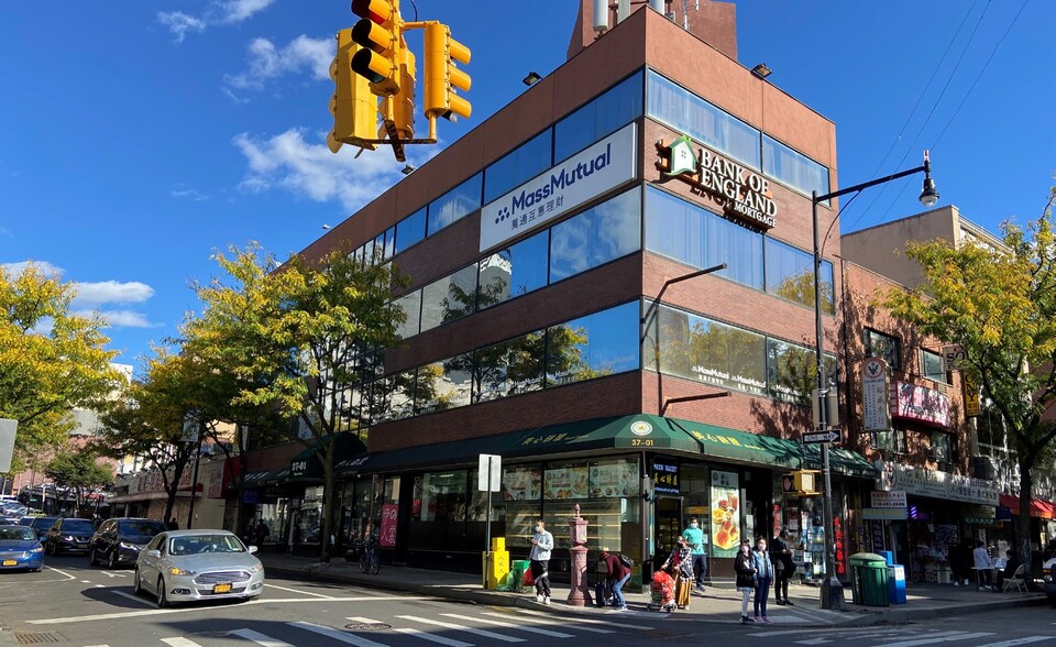 3701 Main St, Flushing, NY for sale - Building Photo - Image 1 of 1